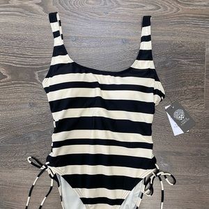 Vince Camuto OnePiece Swimsuit size 10